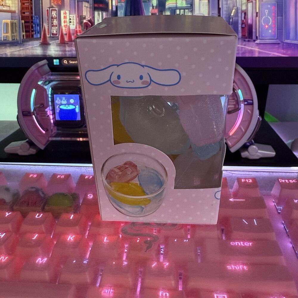 Hello Kitty Ice Cubes Reusable Plastic 2023 Sanrio Non Melting Cocktail Drink - Picture 11 of 16